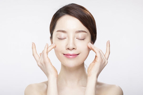 kem nghệ đen làm đẹp da
