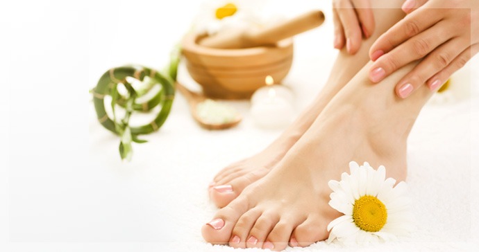 tại sao sử dụng kem trị nứt gót chân